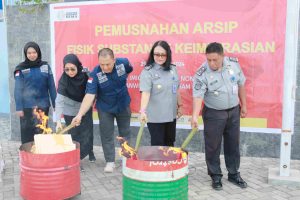Kantor Imigrasi Bima Musnahkan Arsip Fisik Substantif Keimigrasian