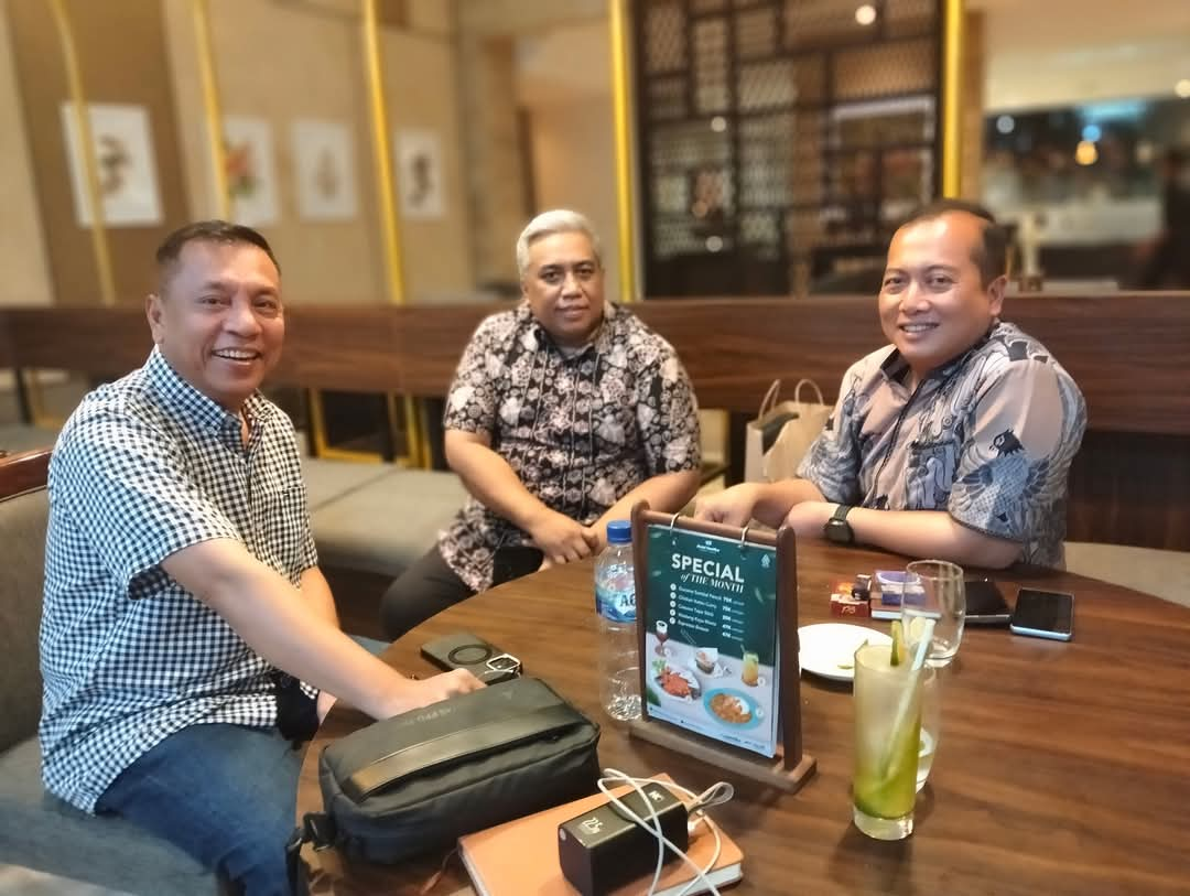 Aji Man (kiri), Abdul Rauf (tengah), Lalu Iqbal(Kanan). Foto : Micky