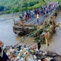 Kondisi Jembatan di Kecamatan Ambalawi Pasca Banjir. Foto : ist