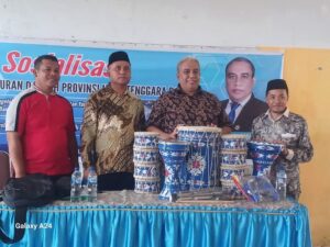 Abdul Rauf Serahkan Bantuan Alat Marawis untuk Ponpes Darusakinah di Desa Sangiang