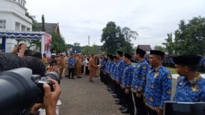 Wali Kota Bima Lantik 1.198 CPNS dan PPPK:"Bekerjalah Dengan Penuh Integritas"