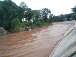 BAB di Sungai, Seorang Kakek Terseret Banjir Kiriman BAB di Sungai, Seorang Kakek Terseret Banjir Kiriman
