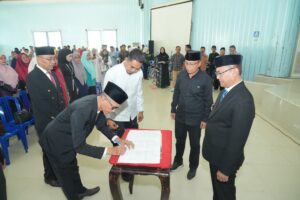 Wakil Wali Kota Bima Lantik dan Ambil Sumpah 120 Pejabat Pengawas dan Kepala Sekolah