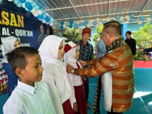 Sinergi Sekolah, Orang Tua, dan Pemerintah Antar 69 Siswa SDN 29 Tanjung Menuju Masa Depan Sinergi Sekolah, Orang Tua, dan Pemerintah Antar 69 Siswa SDN 29 Tanjung Menuju Masa Depan