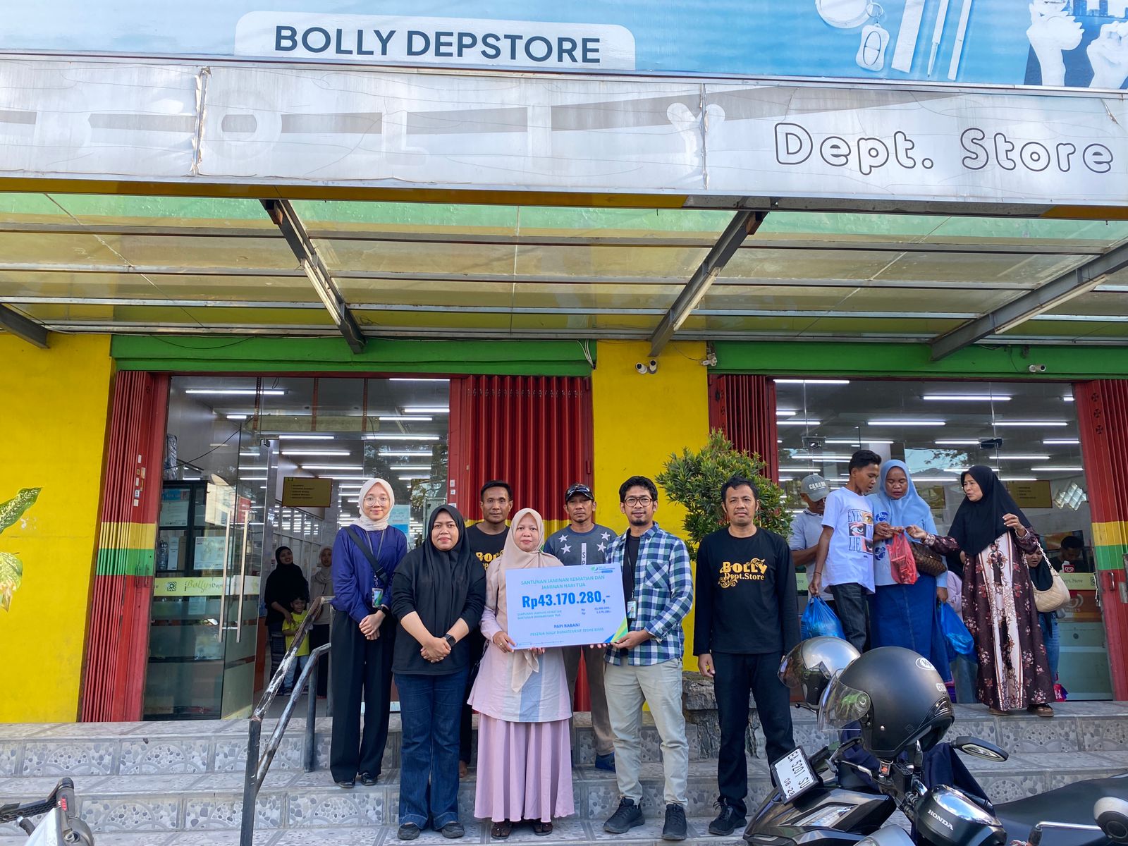 Tingkatkan Kesejahteraan Pekerja, Bolly Department Store Bima Daftarkan Seluruh Karyawan ke Program Jaminan Pensiun BPJS Ketenagakerjaan