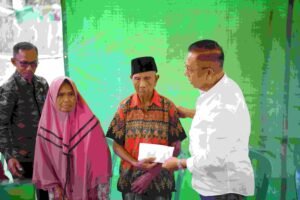Rumah Panggung Terbakar Rata dengan Tanah, Wali Kota Bima Kunjungi Korban, Baznas Siap Bantu Rp15 Juta